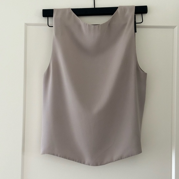 Aritzia Babaton Blouse Crop Top - Picture 3 of 4